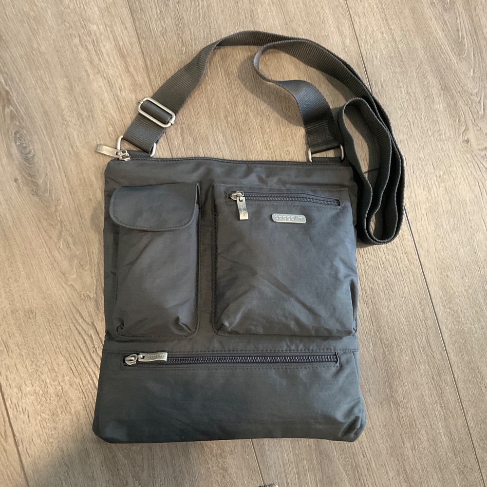 Baggallini Grey Crossbody Multi Pocket Lightweight